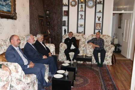 دیدار سرپرست دیوان محاسبات اردبیل و نائب رئیس مجلس با خانواده معظم شهدا و ایثارگران