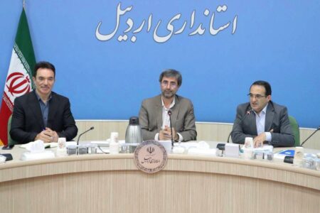 آموزش مهارت‌های اجتماعی برای دانش‌آموزان در برنامه باشد