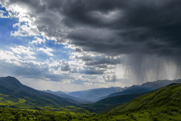 رگبار و رعدوبرق در راه اردبیل